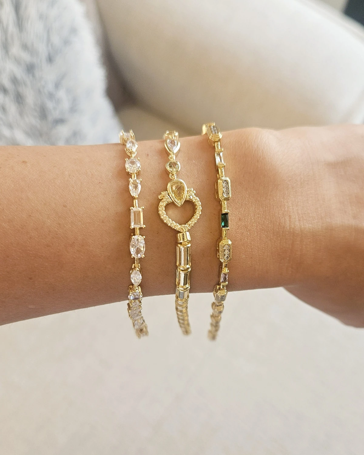 Rainbow Glow – Renkli Taşlı Zincir Bileklik